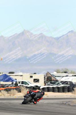 media/Nov-16-2025-Race Pace (Sun) [[8c5fa54630]]/Non Verified Riders (1st 20 Minutes)/4-Turn 16 (1116am)/